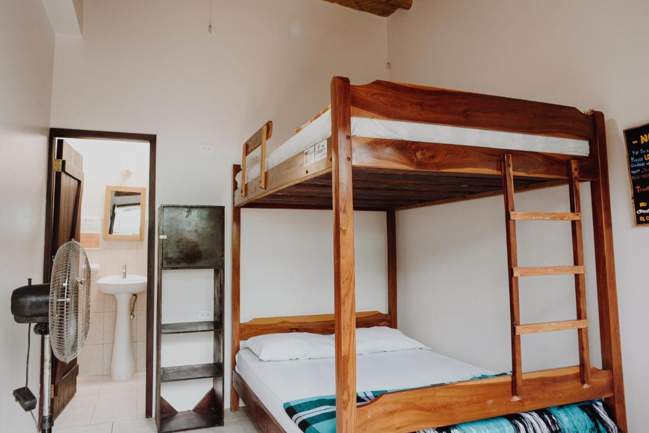 Esperanto Bed & Breakfast Surf Hostel Montanita Exterior photo