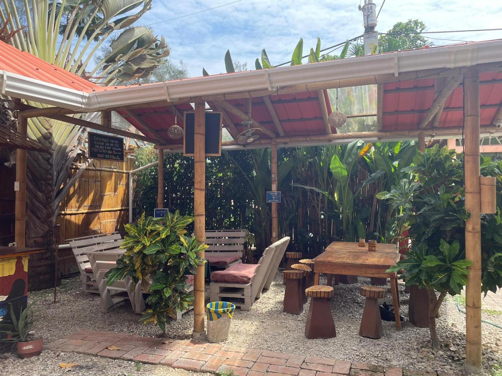 Esperanto Bed & Breakfast Surf Hostel Montanita Exterior photo